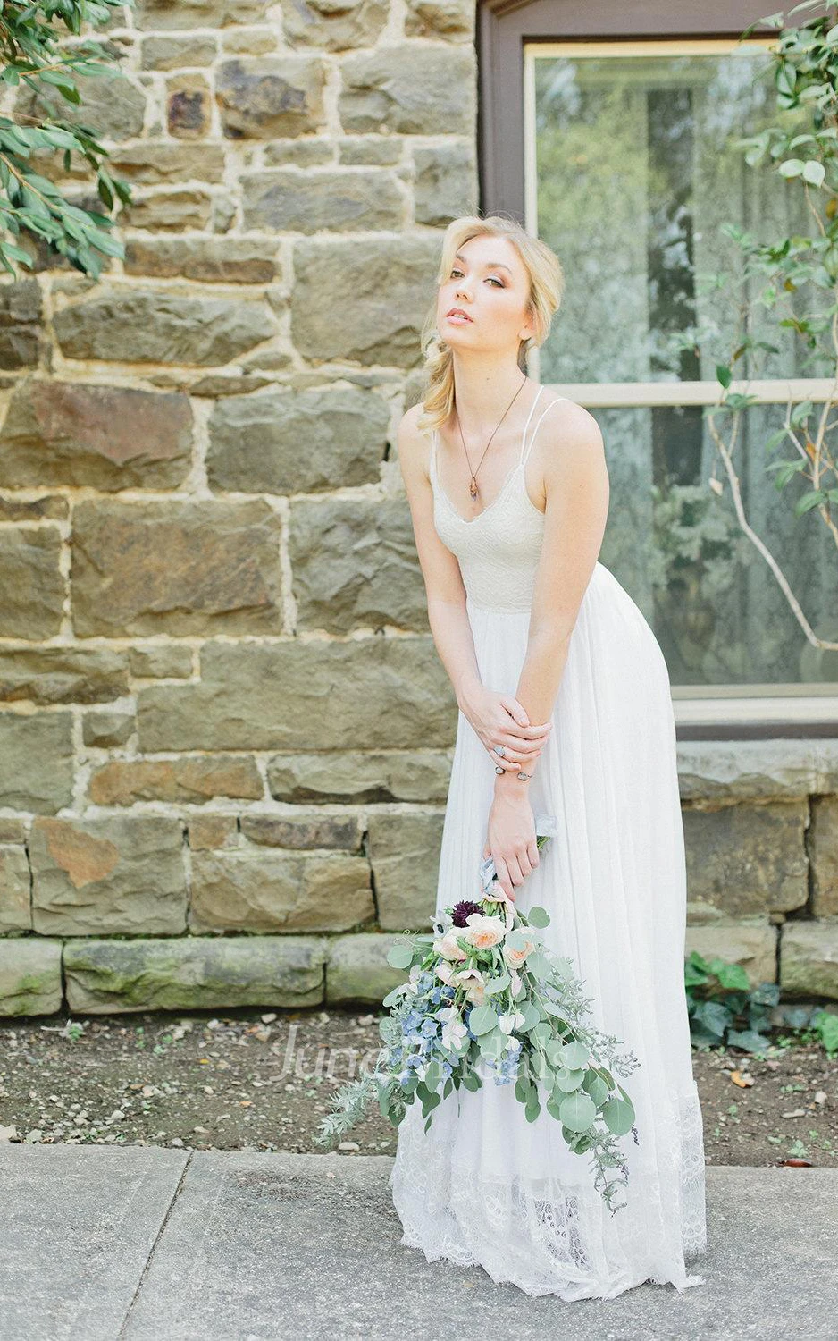 Bell Sleeve Chiffon Lace Weddig Dress