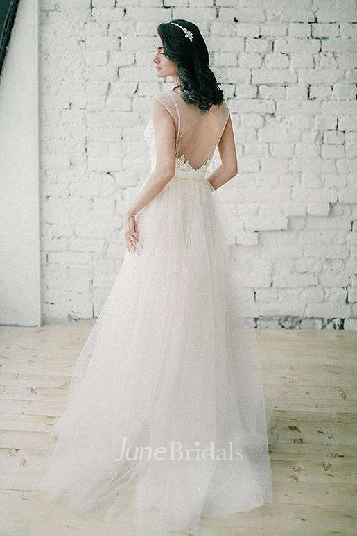 Scoop-Neck Cap-Sleeve A-Line Tulle Wedding Dress With Appliqued Top