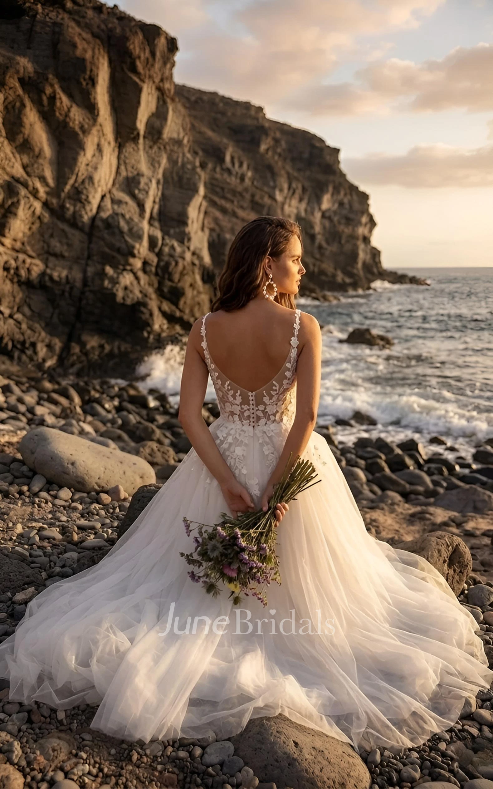 Boho Beach Wedding Dress Lace Flowy A-Line Spaghetti Strap Bridal Gown