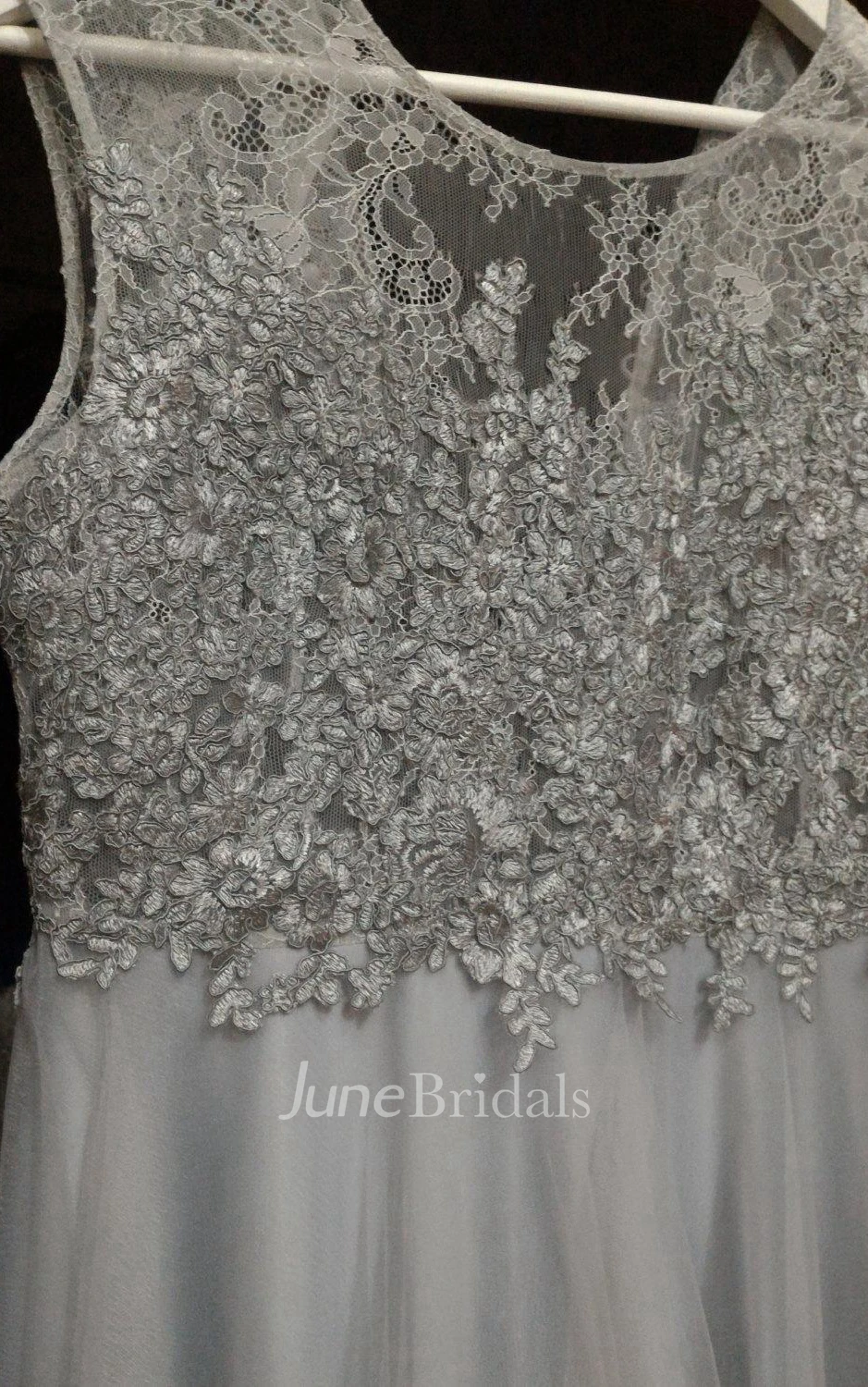 Jewel-Neck Sleeveless Tulle A-Line Dress With Appliques