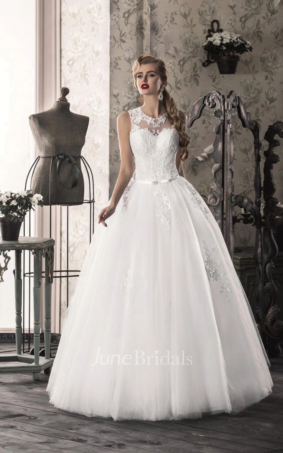 A-Line Tulle Lace Dress With Bow Split Front Split Illusion