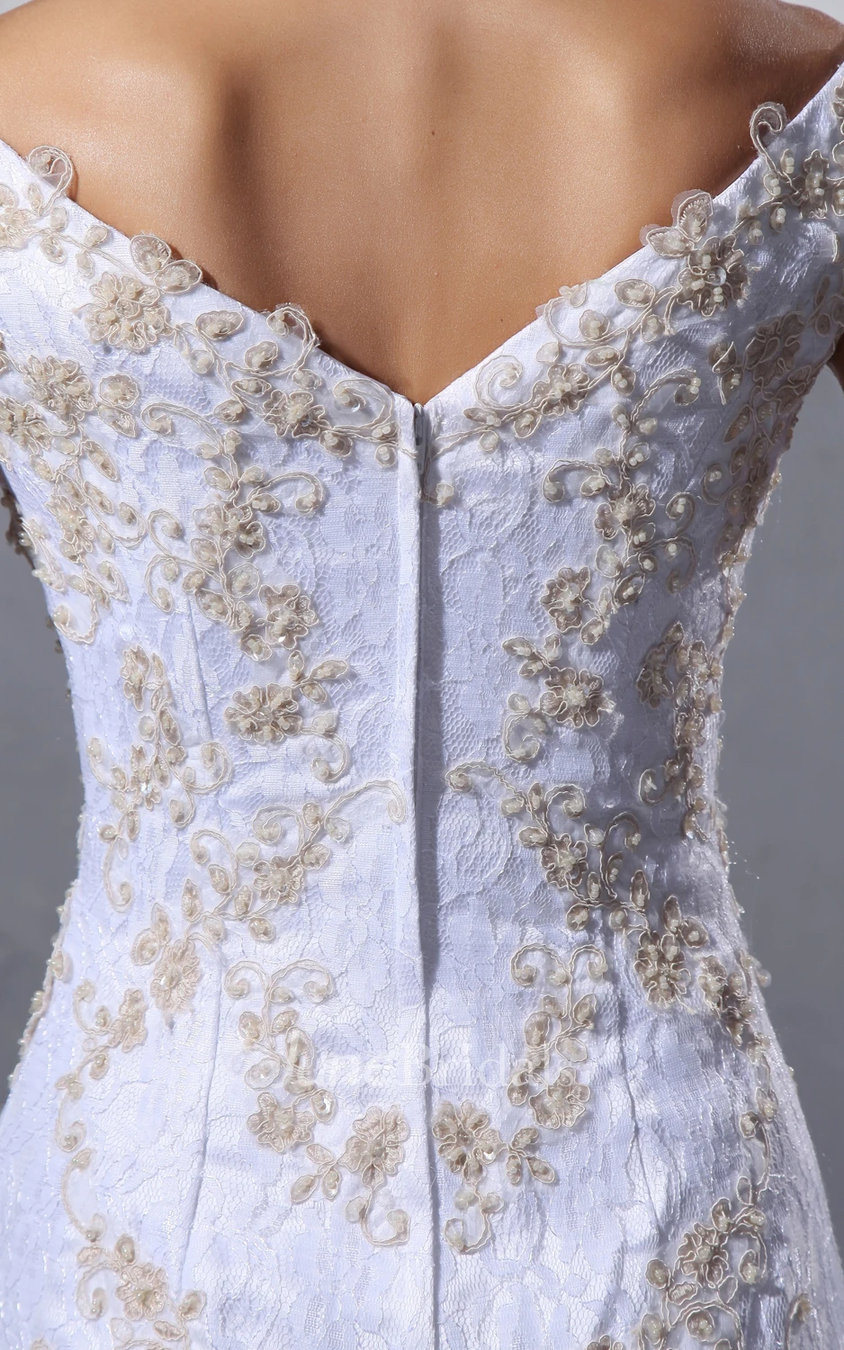 Impressive Laced V-Neck Column Dress With Strapless Court Train