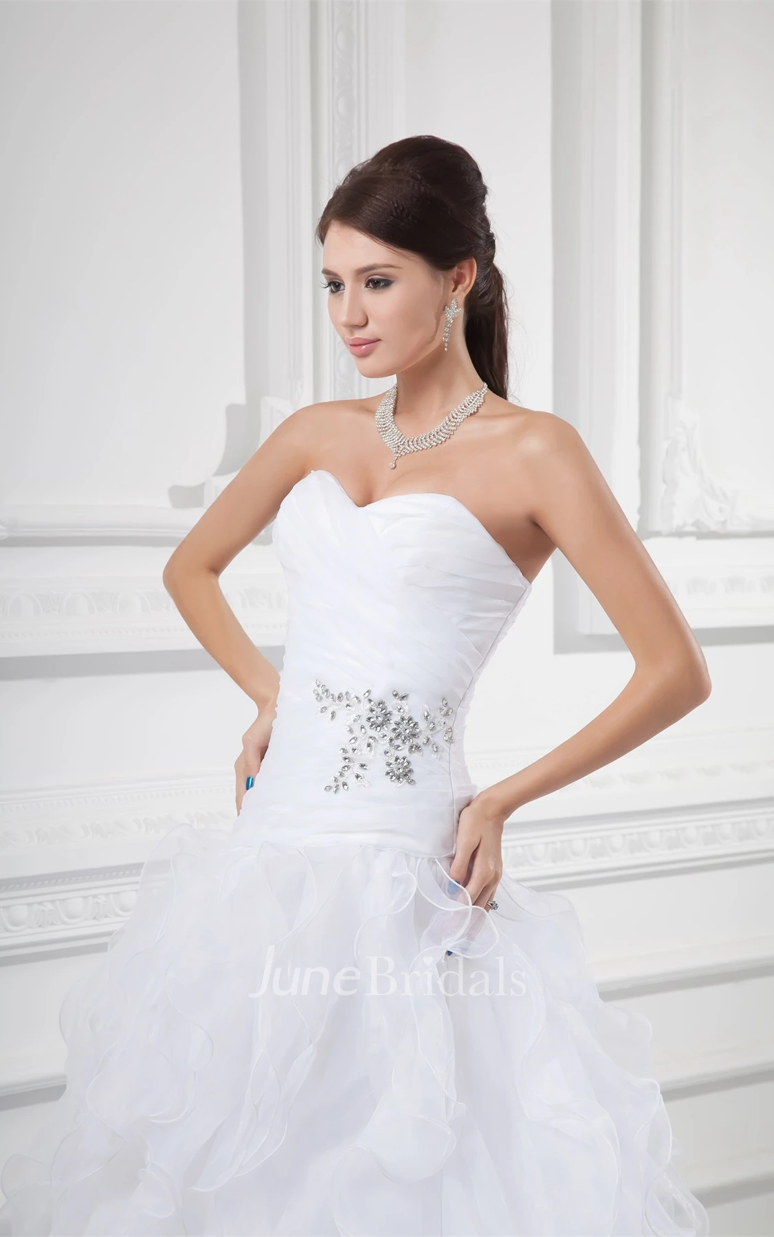 sweetheart ruched criss-cross dress with strass and ruffles