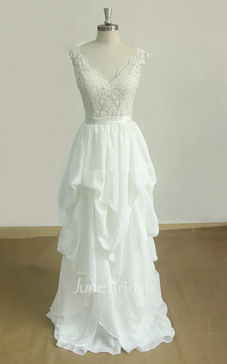 Chiffon Lace Weddig Dress With Ruffles