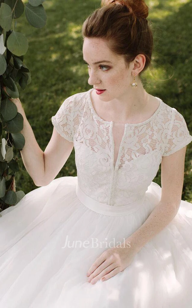 Lace Short Sleeve Bateau Dress With Split Front