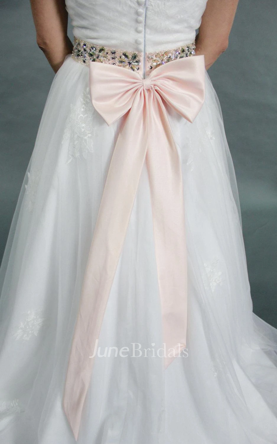 Sweetheart A-Line Tulle Wedding Dress With Beading and Appliques