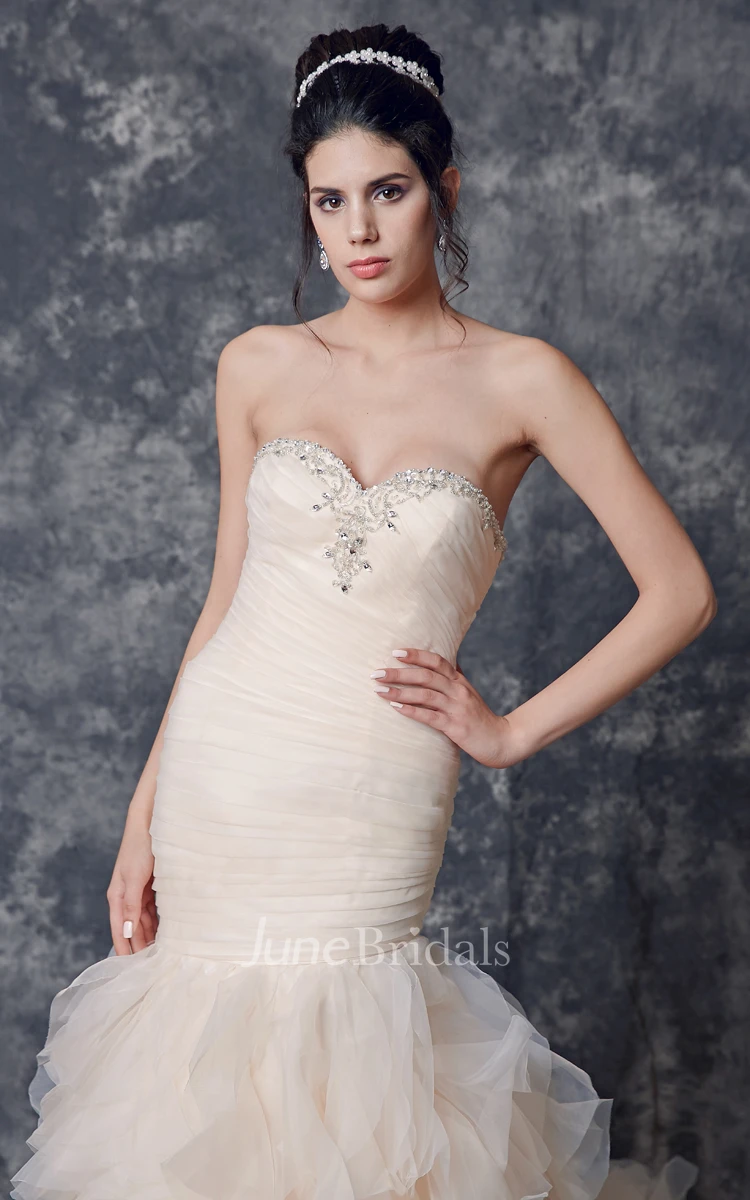 Shinning Lace Sweet Neck Ruched Long Organza Gown With Court Train