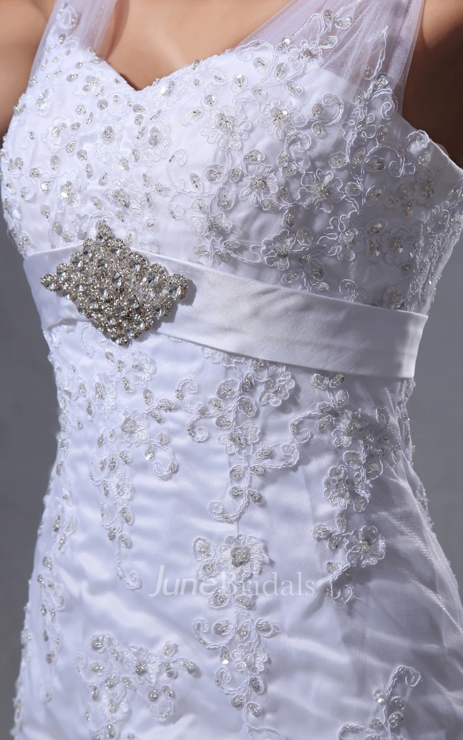 Sweetheart Sleeveless Column Dress With Lace Appliques And Soft Tulles