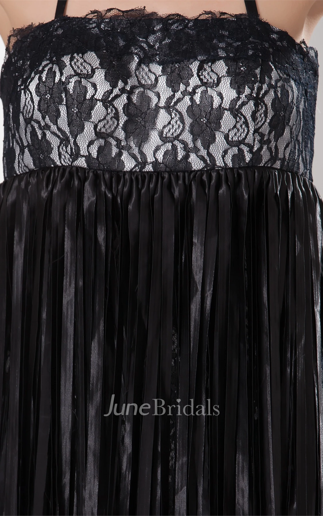 Sleeveless Fitted Mini Dress with Lace and Halter