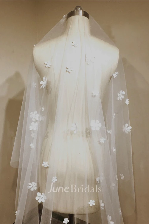 Sweet Flower Petals Short Wedding Veil