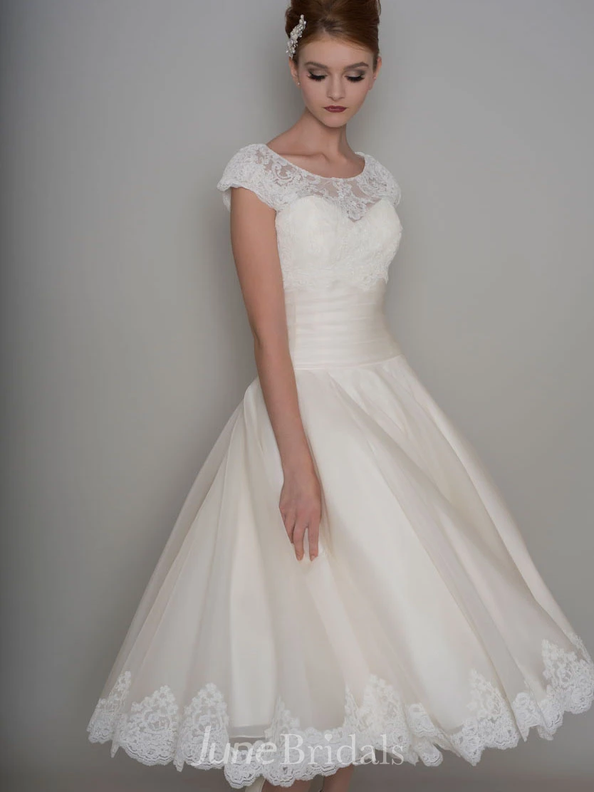Tea-Length A-Line Scoop Neck Appliqued Cap Sleeve Tulle Wedding Dress