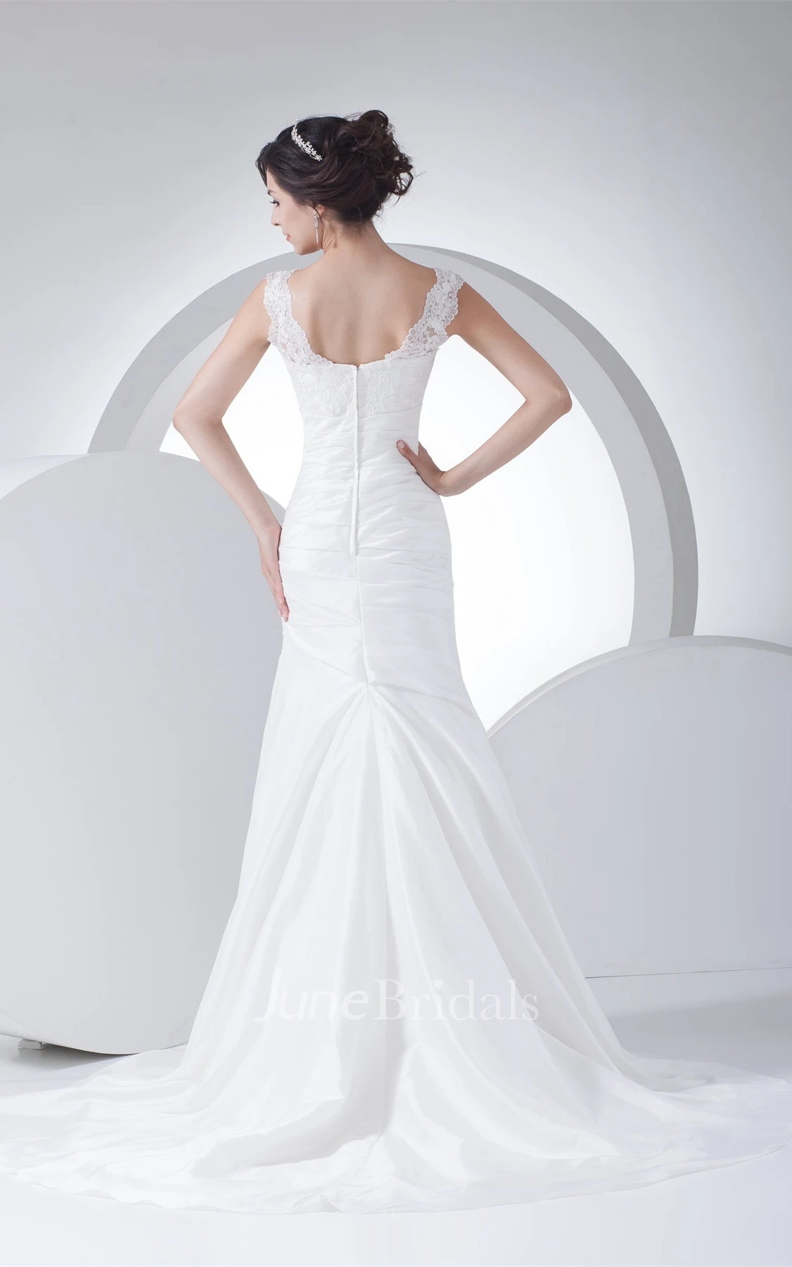 Caped-Sleeve Mermaid Ruched Dress with Appliques