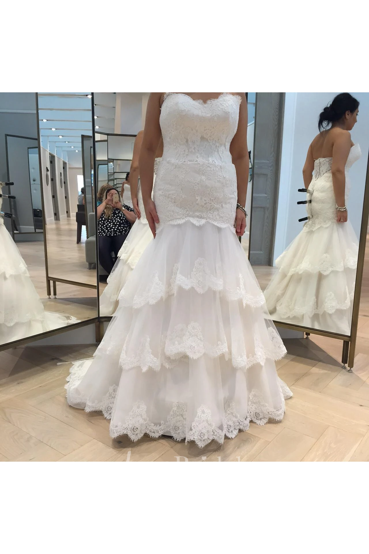 Chic Tulle Lace Mermaid Tiered Wedding Dress Zipper