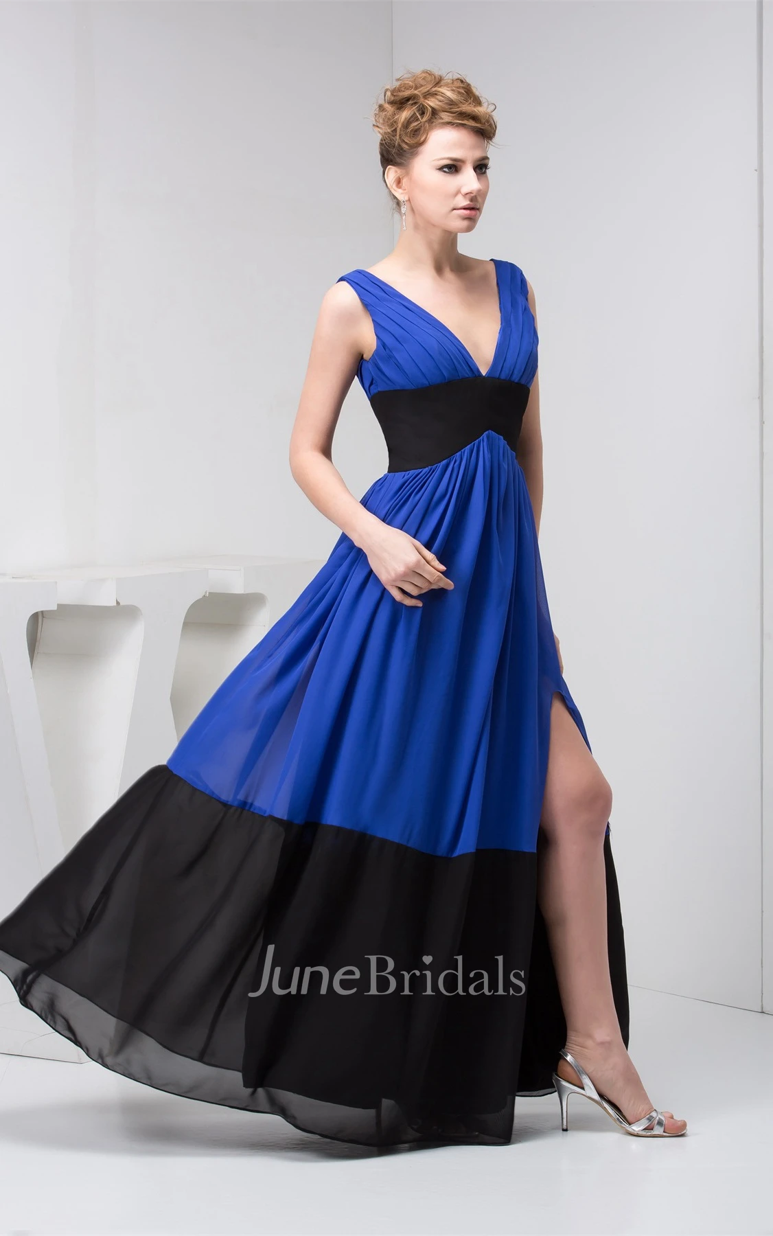 Two-Tone Chiffon Plunged Maxi Dress with Pleats