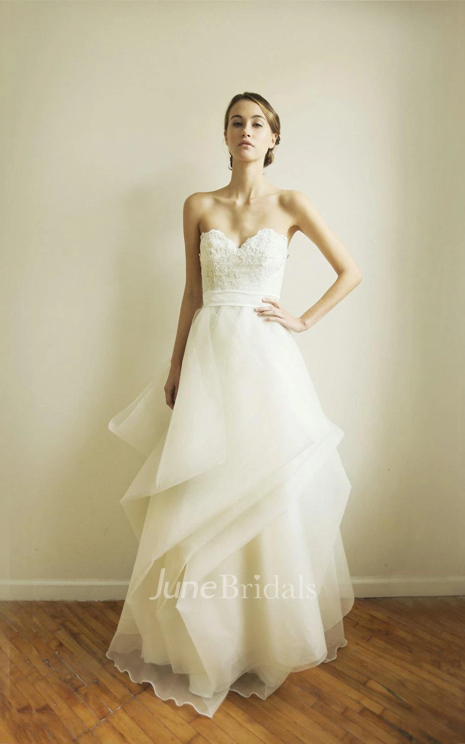 Sweetheart Organza and Lace Wedding Dress With Sash