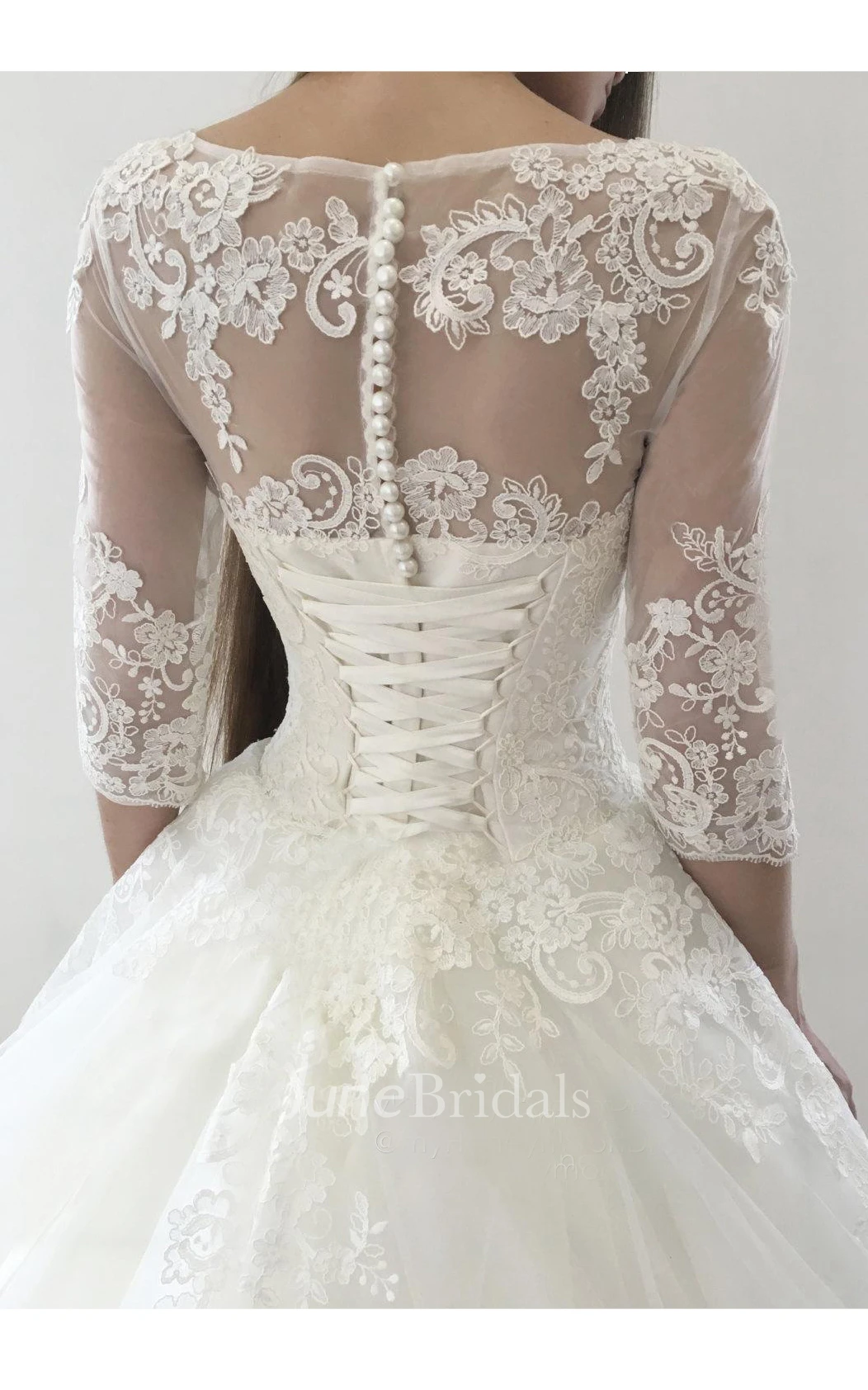 Ball Gown Tulle Lace Satin Weddig Dress With Button