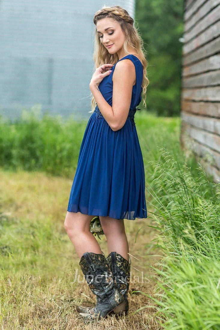 Simple V-neck Sleeveless Short Pleated Bridesmaid Dress