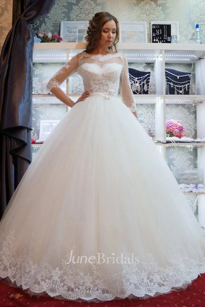 Ball Gown Tulle Lace Button Wedding Dress