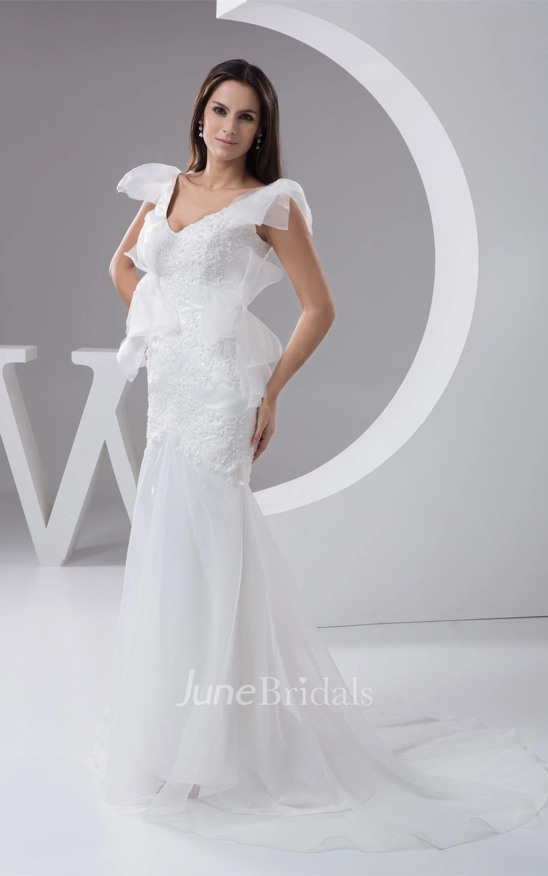 V-Neck Sheath Maxi Dress with Appliques and Brush Train