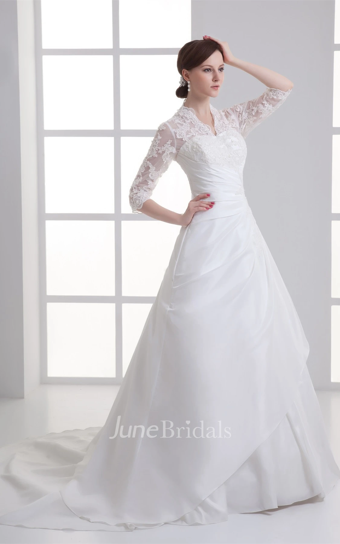 scalloped-neck lace ball a-line half-sleeve gown with beading