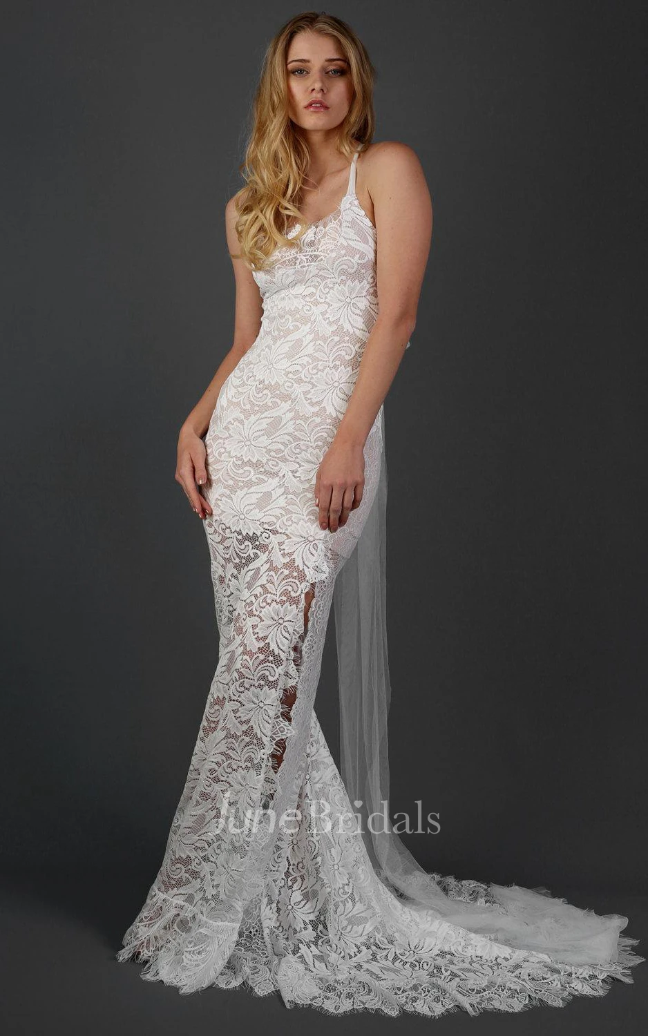 Halter Scalloped Lace Weddig Dress With Illusion