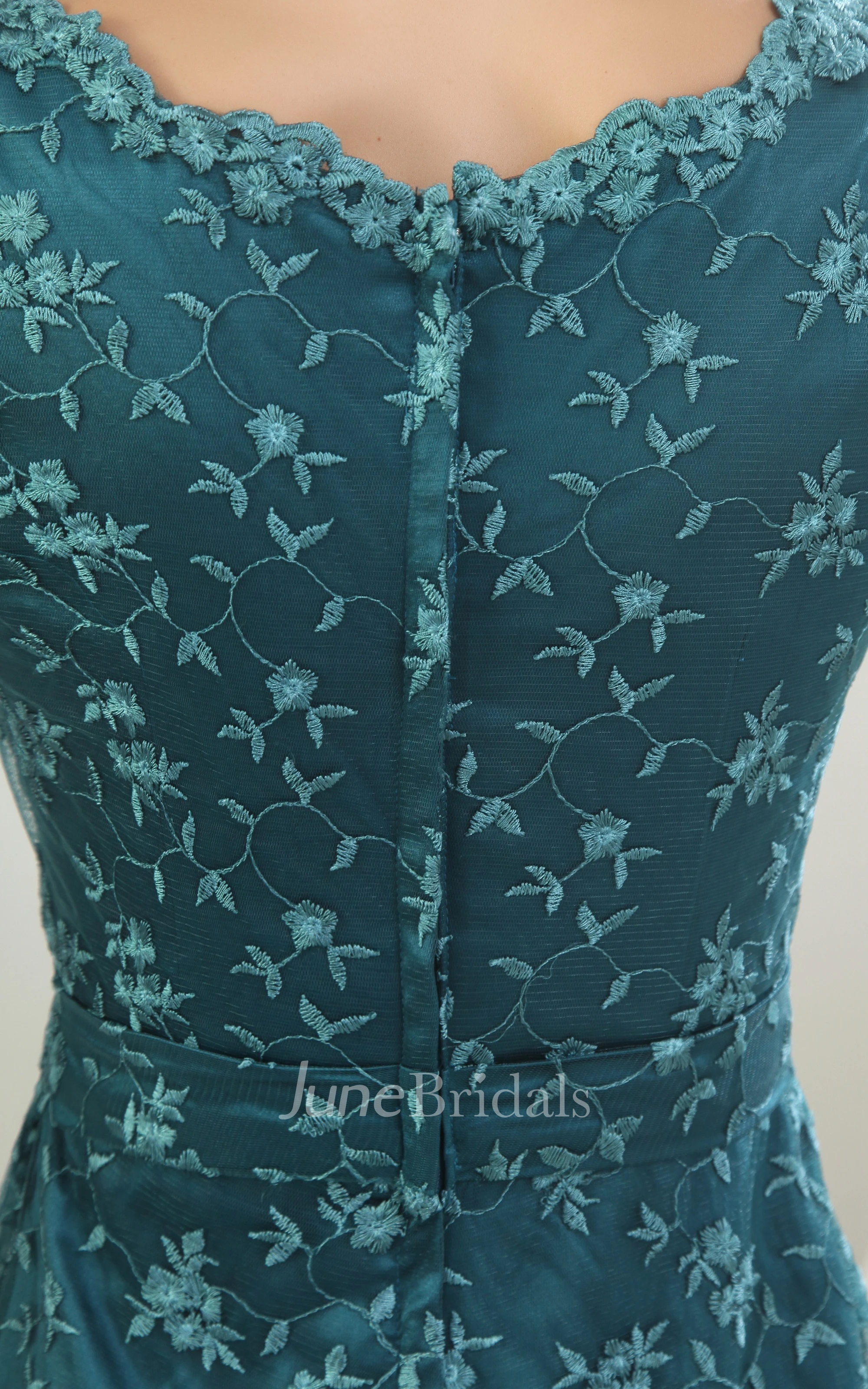 Refined Short-Sleeve Bateau-Neck Long Dress With Embroideries