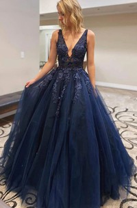 Modern Ball Gown Tulle Plunging Neckline Straps Sleeveless Formal Dress with Appliques