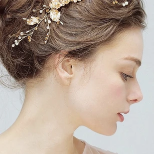 Aesthetic Delicate Gold Flower Rhinestone Crystal Pearl Manual Hair Comb