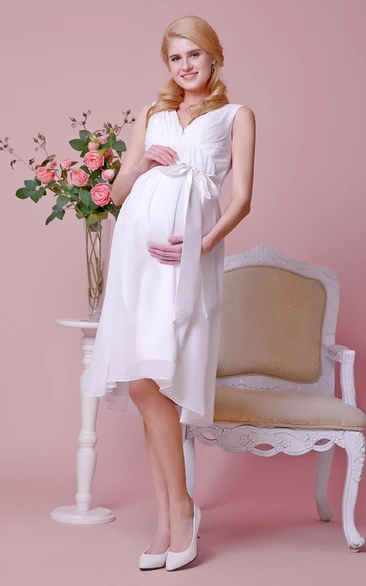 Allover Chiffon Knee Length Maternity Wedding Dress With V Neck and Satin Bow
