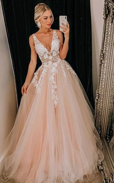 Sexy A Line Tulle Plunging Neckline Straps Sleeveless Formal Dress with Appliques