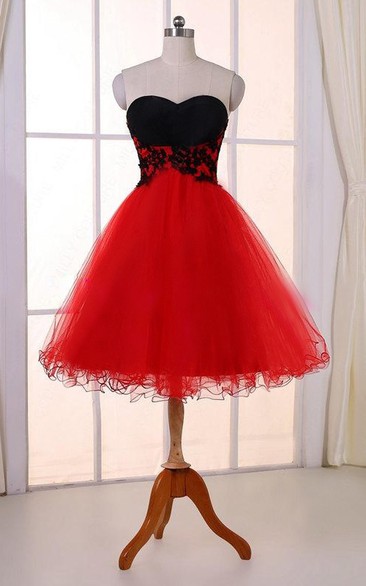 Sweetheart Knee-length Tulle Dress With Appliques