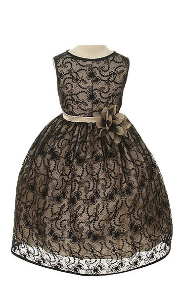 Cap-sleeved A-line Lace Dress With Flower and Pleats