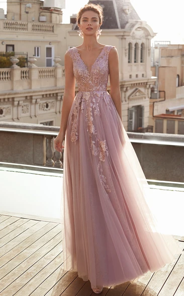 Casual A-Line V-neck Floor-length Tulle Formal Dress with Appliques