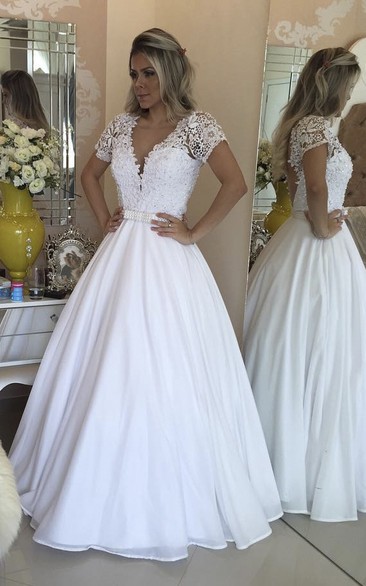 Elegant Short Sleeve Wedding Dresses A-Line Lace Appliques With Pearls