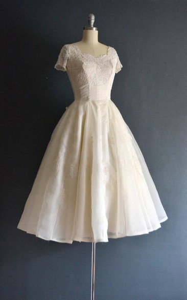 1950S Vintage A-Line Short Boho Lace Tea Length Wedding Dress Rustic Chic Country Midi Bridal Gown with Sleeve