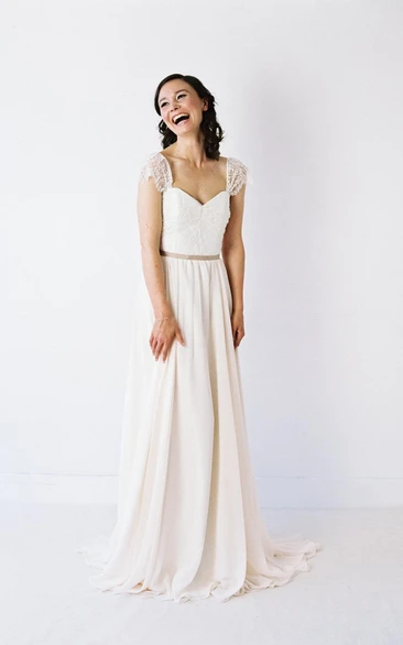 Two-Toned Sweetheart Neck Pleated Chiffon Wedding Dress With Delicate Lace Sleeves