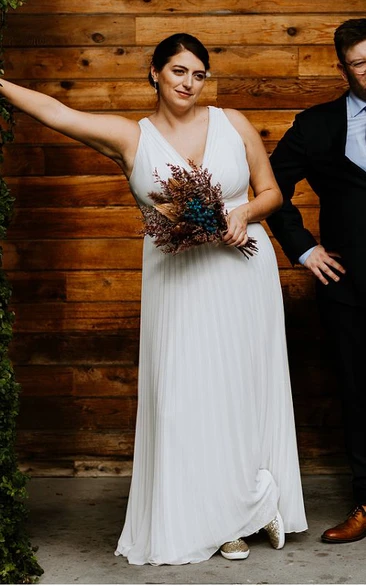 A-Line V-neck Chiffon Simple Wedding Dress Sleeveless With Pleats