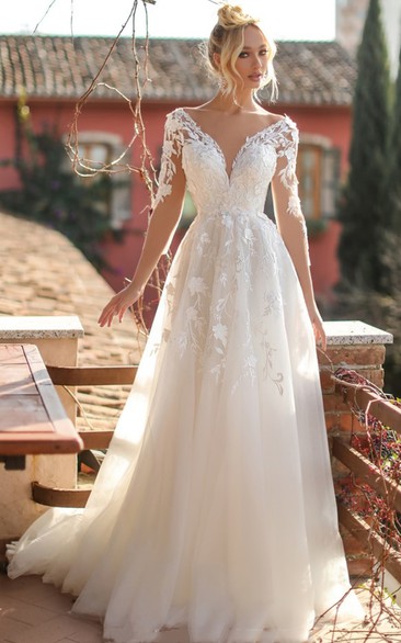 Simple A Line Plunging Neck Tulle Wedding Dress with Appliques and Ruching