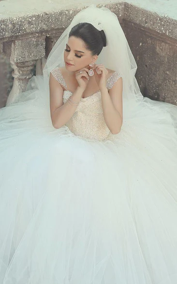 Elegant Off-shoulder Tulle Wedding Dress Ball Gown With Beadings