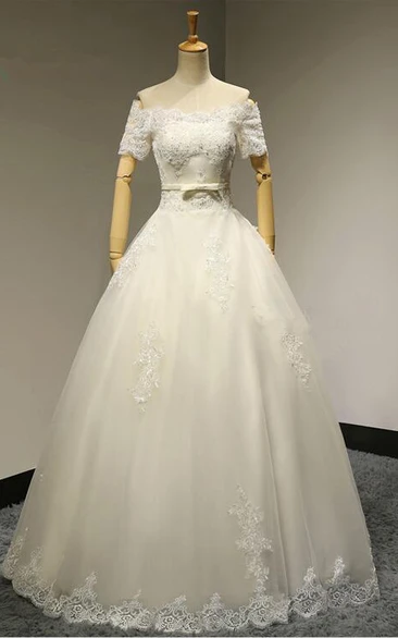 Off-the-shoulder A-line Floor-length Wedding Dress With Appliques 