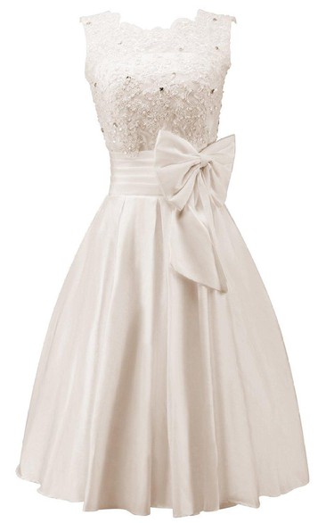 Sleeveless A-line Dress With Bow and Lace