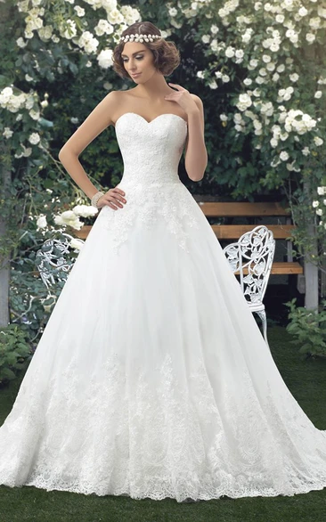 Sweetheart Ball Gown Lace Appliqued Sleeveless Wedding Dress With Buttons