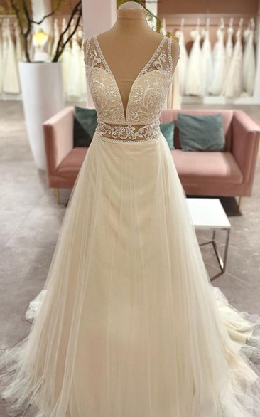 Simple Floor-length Sleeveless Tulle A Line Open Back Wedding Dress with Appliques