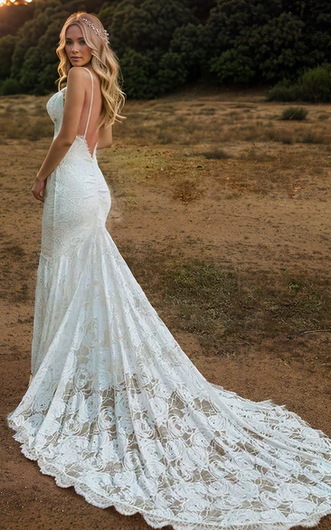 Spaghetti V-neck Mermaid Vintage Lace Flowers Sexy Backless Wedding Dress with Train
