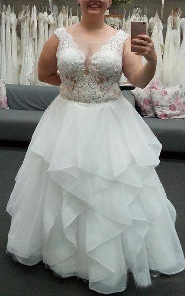 Elegant Plus Size Sleeveless Applique Zipper Ruched Lace Top Bridal Dress