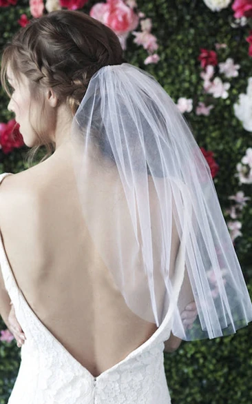 Simple Short Single Layer Wedding Veil With Hair Comb