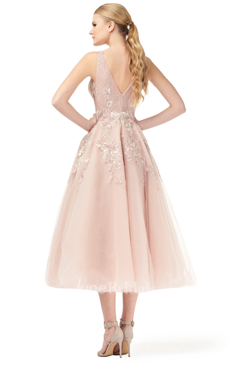 Glamorous Tulle A Line V-neck Cocktail Dress with Appliques