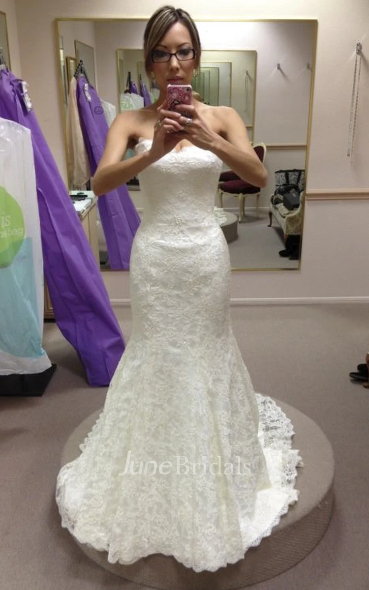 Sleeveless Scalloped Sweetheart Neckline Mermaid Lace Gown With Pleats