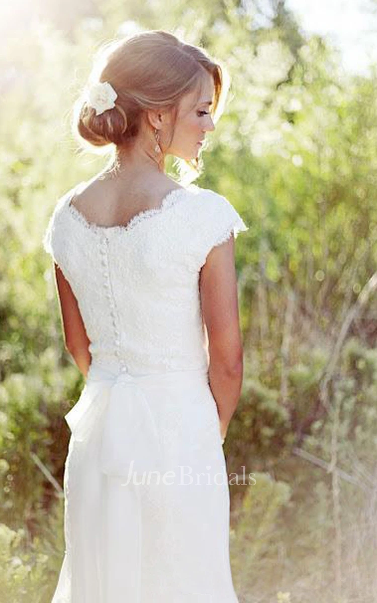 Casual Vintage Country A-Line Wedding Dress Scalloped Neck Cap Sleeve Sheath Chiffon Bridal Gown with Lace Bodice and Sweep Train