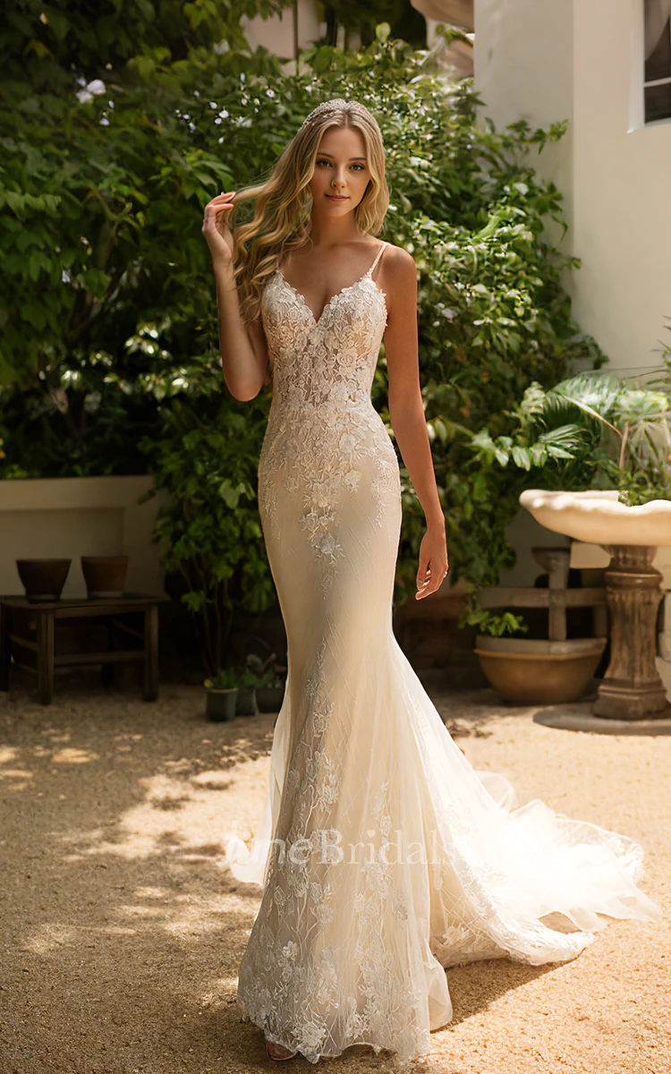 Romantic Sexy Mermaid Lace Tulle Spaghetti V-neck Wedding Dress Elegant Floor-length Sleeveless Low-V Back Bridal Gown with Appliques Court Train